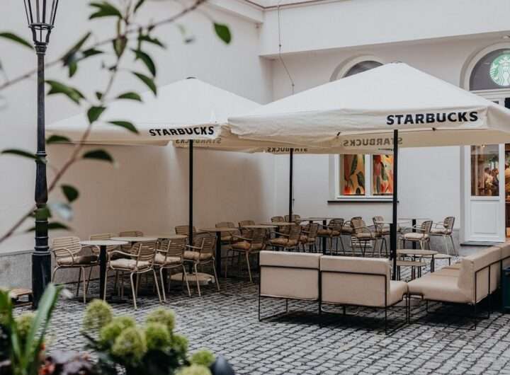 Starbucks, kavárna, Starbucks® , AmRest Coffee