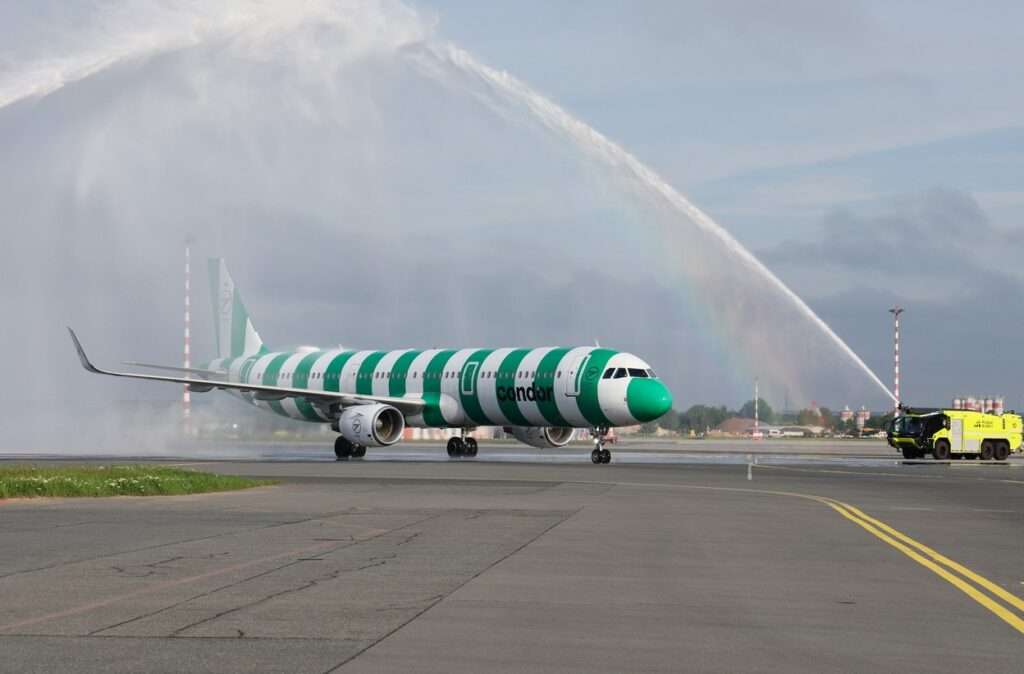 Condor, cestování, letadlo, letiště Václava Havla Praha