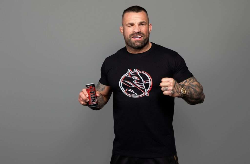 Karlos Vémola, HELL ENERGY, životní styl