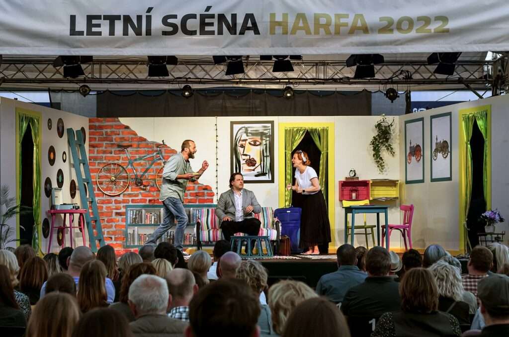 Galerie Harfa, kultura, divadlo, životní styl, Letní scéna Harfa
