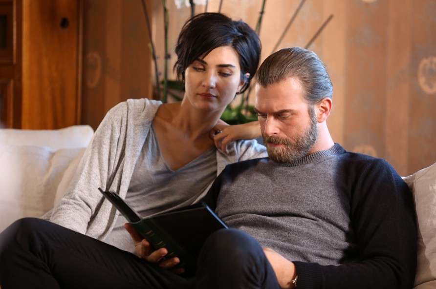 Odvážný a krásná, TV, NOVA, seriál