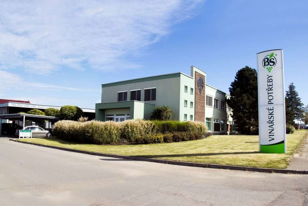 Bs vinařské potřeby, víno, vinařství