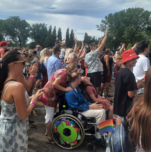 Colours, bezbariérový přístup, znaková řeč, vozíčkáři, hudba, kultura, životní styl