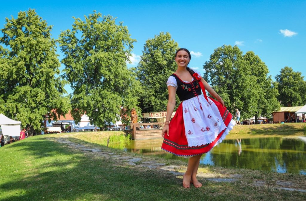 Holašovice, Folklor,  program pro děti, Božský Karel,