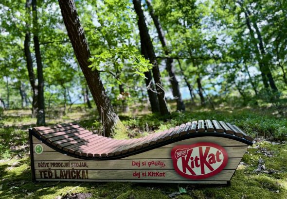 KitKat lavičky, Nestlé