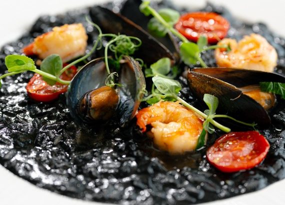 Marina Ristorante, resturace, Praha, Vltava, Spaghetti Mafiosi, Negroni, Gamberi grigliati
