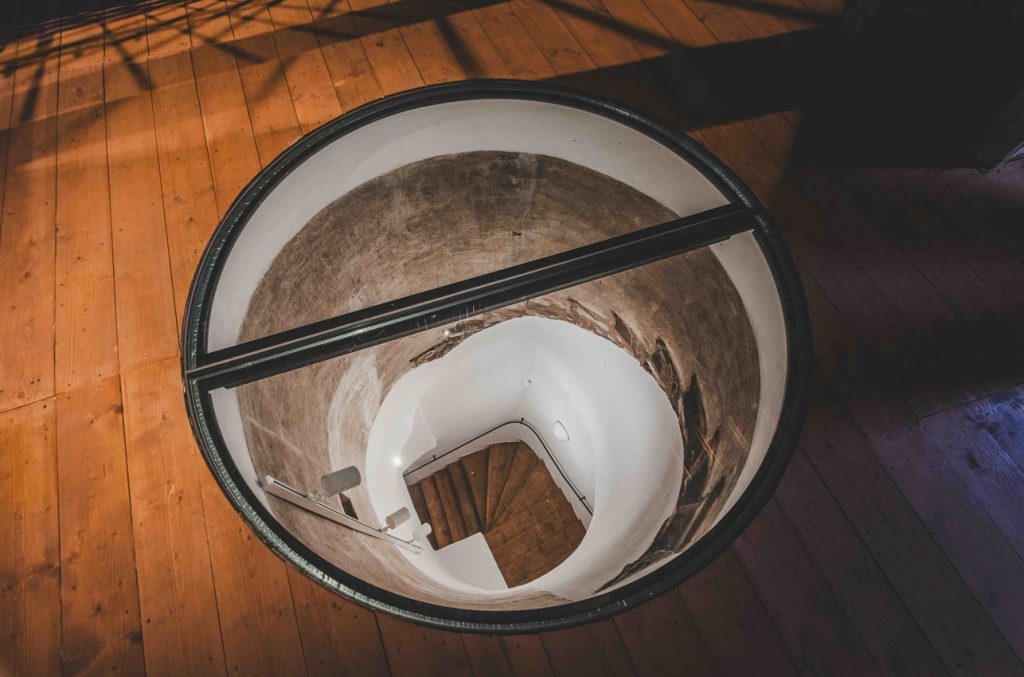 Paláce Anny z Rogendorfu, PORT 1560, cestování, kultura