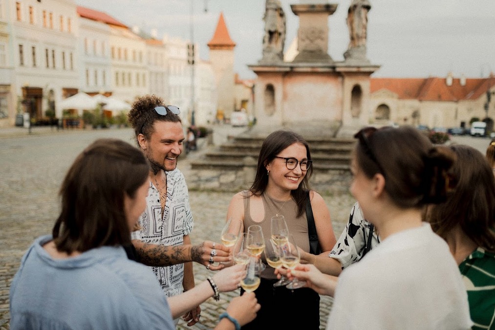 Srpnové tipy na cesty (nejen) za vínem, víno, jižní Morava, Mutěnice, Znojmo, Kutrná Hora, Den otevřených sklepů ve Vinařství Dufek, Mělnický košt