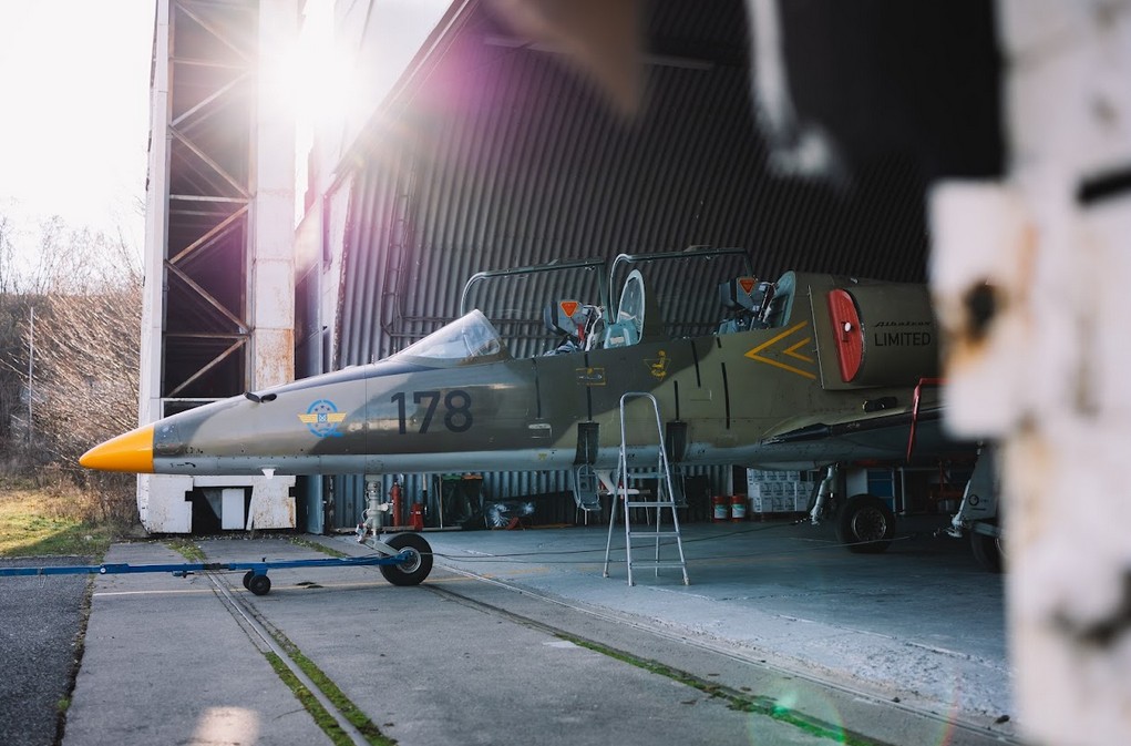 PRESTON Aviation, let, stíhačka