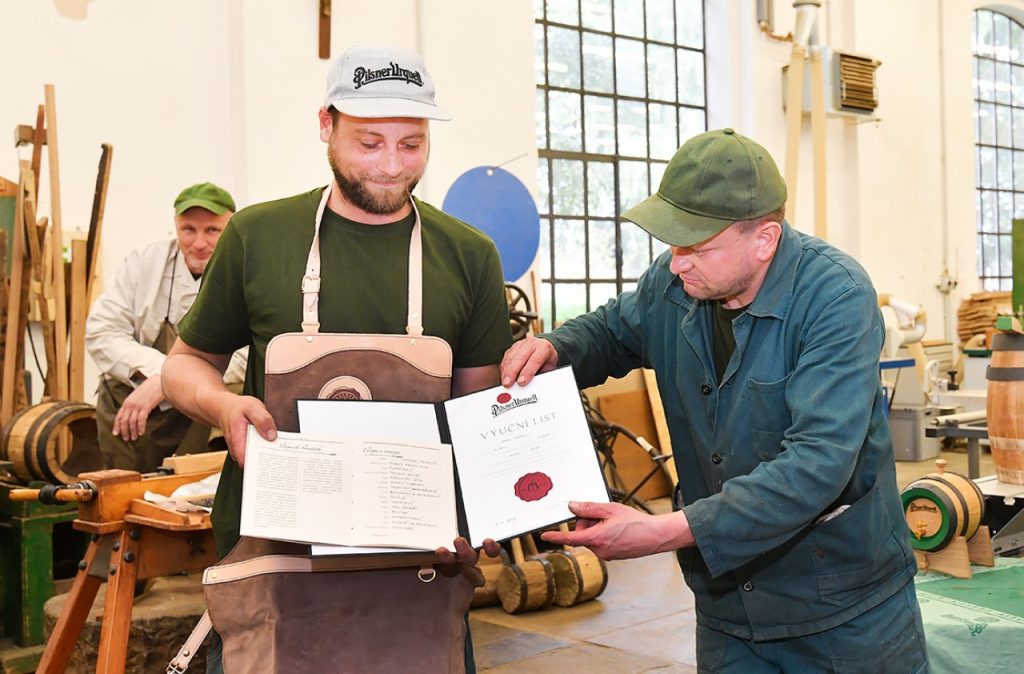Bednáři v Prazdroji, obří ležácké sudy , Jan Fencl, pivo, pivovar