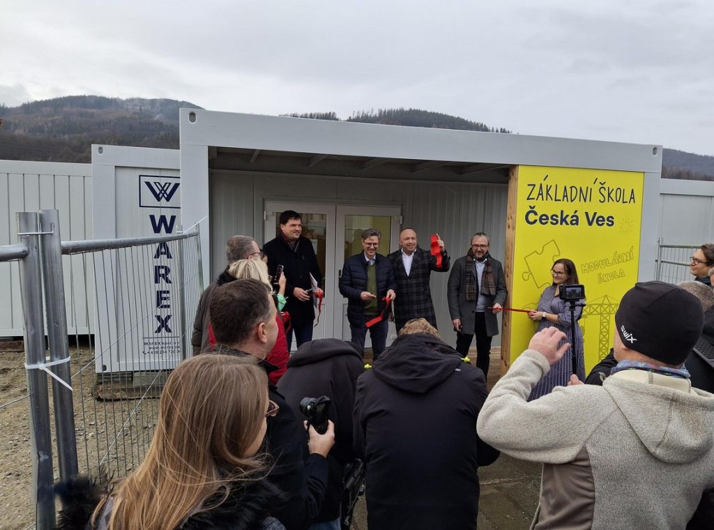 Česká Ves, děti, škola