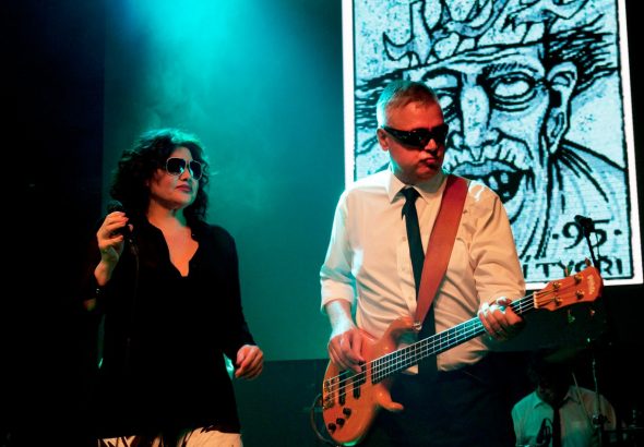 Laura a její tygři , hudba, MOST, Ilona Csáková