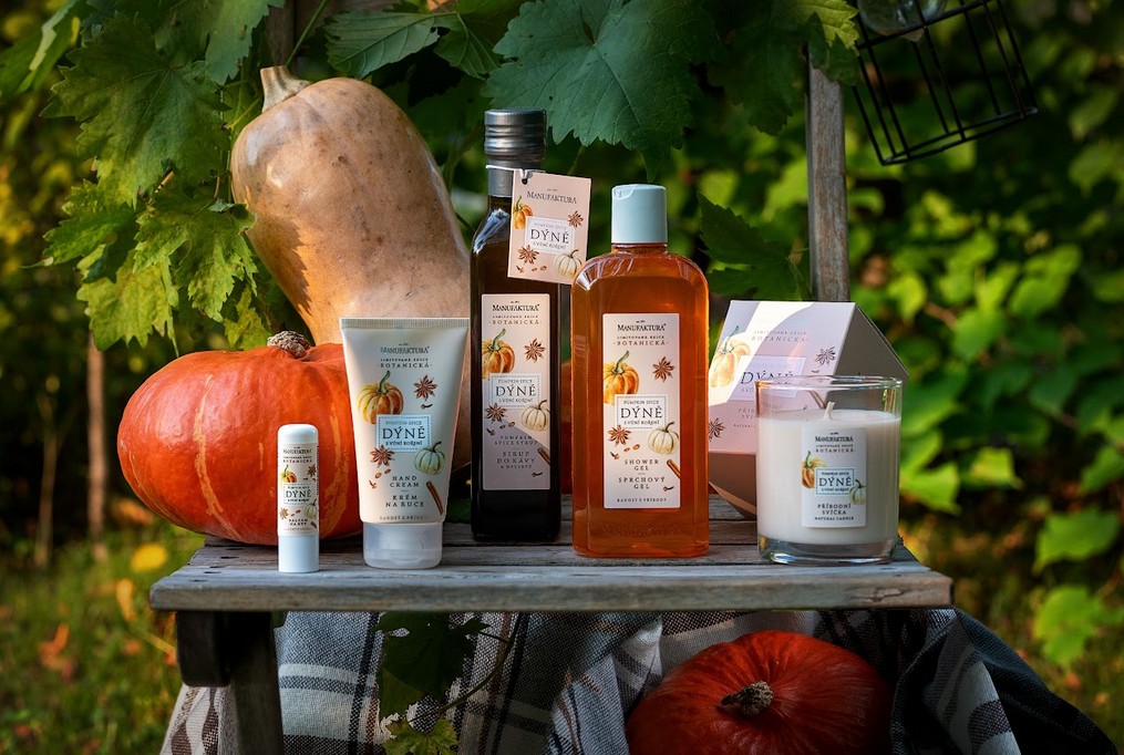 DÝNĚ od Manufaktury, Zvláčňující sprchový & koupelový gel DÝNĚ s vůní koření , Kořeněný dýňový sirup PUMPKIN SPICE,