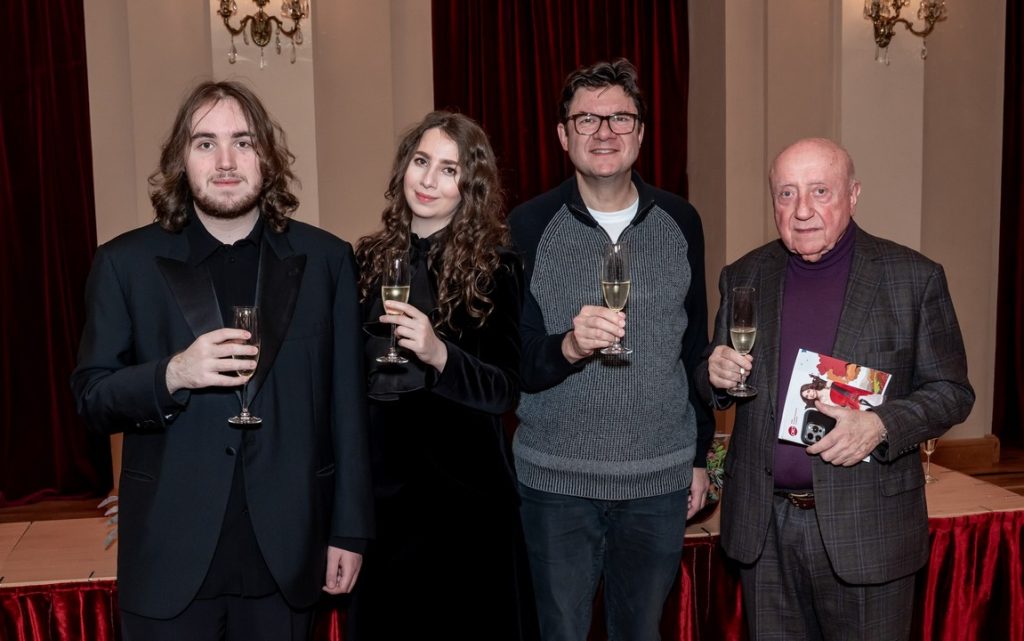 Felix Slováček, Adam Gucerijev, Dalí Gucerijeva