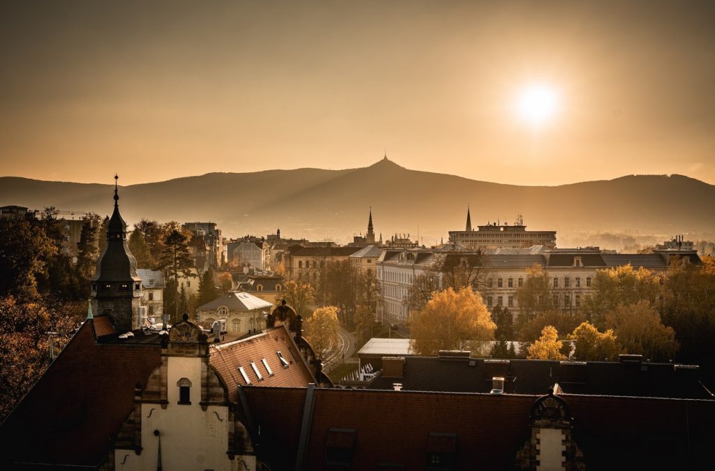 Jizerky, Jizerské hory, výlet, cestování, hotel Královka, Velký a Malý Štolpich, Císařský kámen, Mšeno, Raspenava Distillery