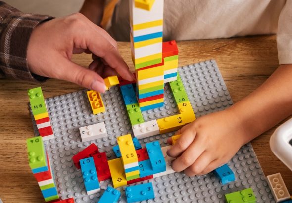 Lego, Braillovo písmo, Učení hrou