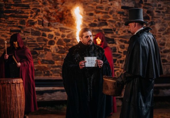 Mordor , Zrádci, Prima