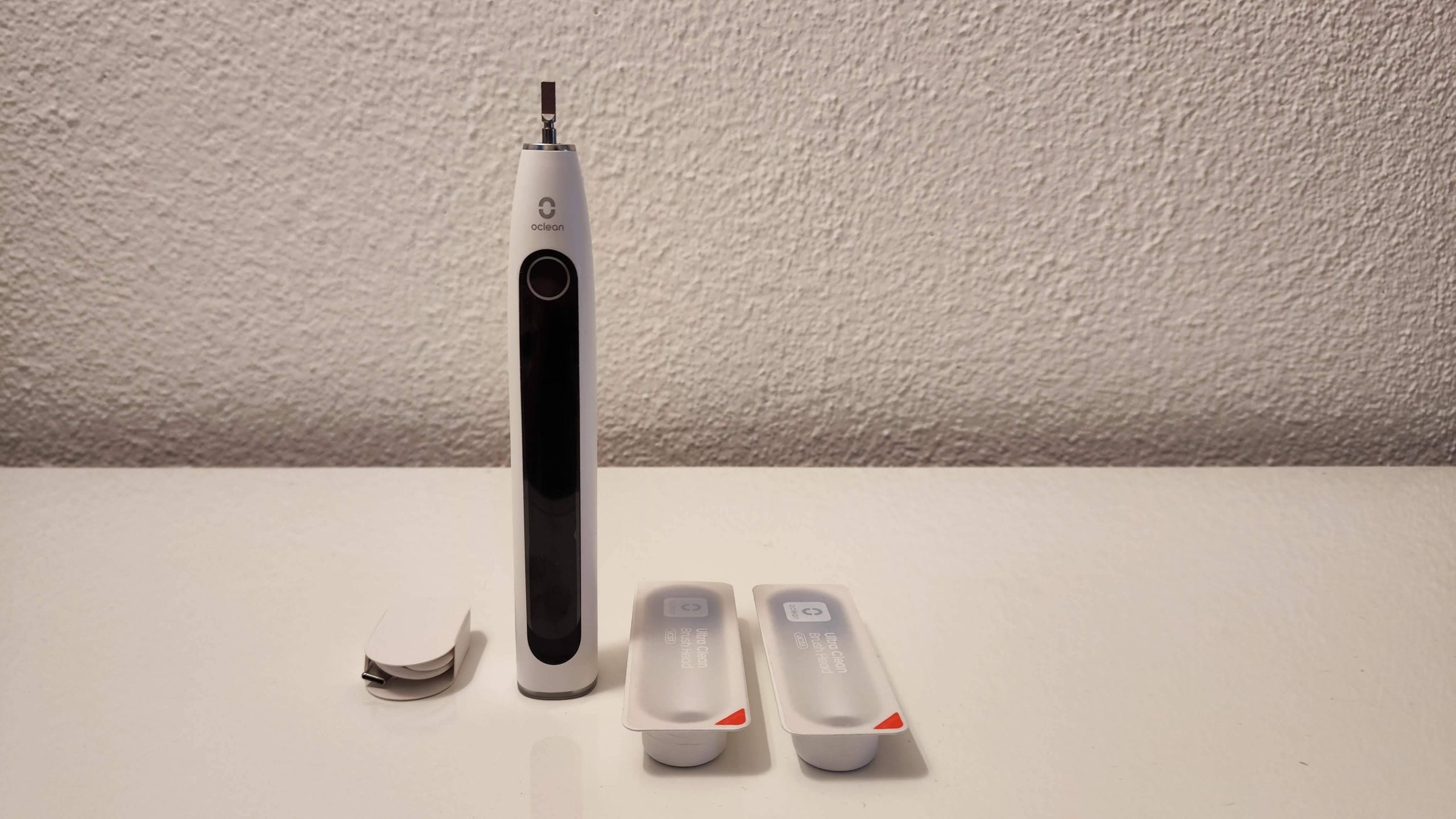 Elektrický zubní kartáček s náhradami