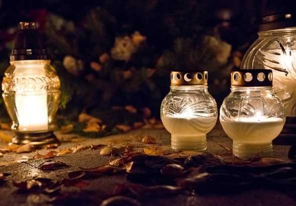 Dušičky, Památka všech zesnulých, vzpomínka, tradice