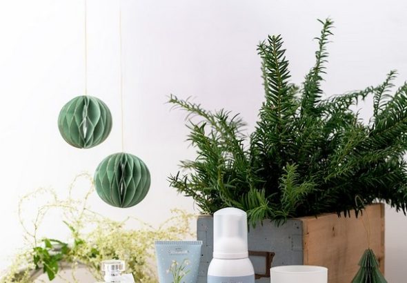 SNĚŽENKA, Manufaktura, kosmetika, Pečující balzám na rty, Regenerační zimní pleťový balzám