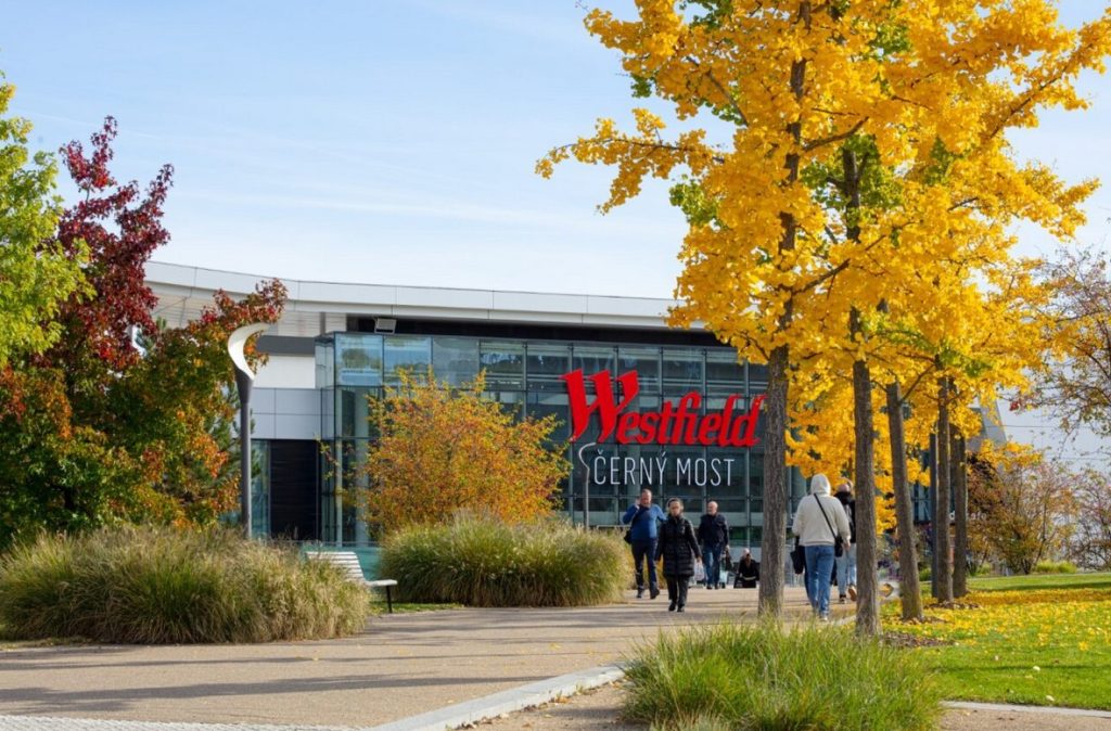 Westfield Černý Most, Peek & Cloppenburg, H&M, New Yorker, Nike, Foot Locker, Decathlon, Sportisimo, Sephora, Douglas, Globus, dm