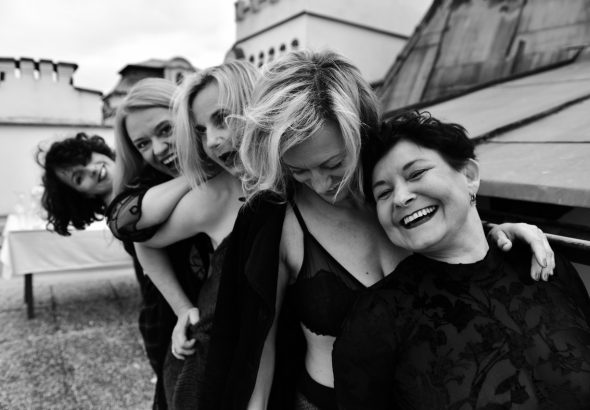 Naše holky z kalendáře, benefiční kalendář Hynka Čermáka, kultura, kalendář, Divadlo Komedie