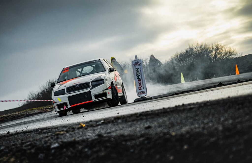 Na rychlé trati kralovaly vozy R5, R5, auto, moto