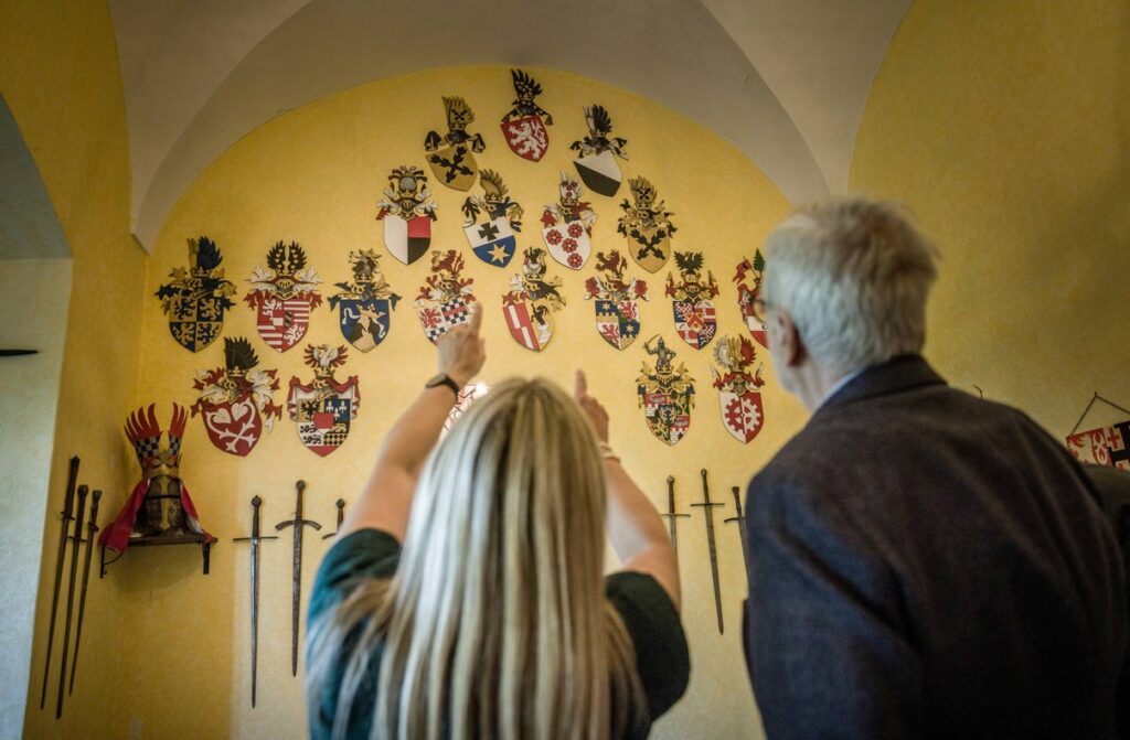 Modrá krev, Česká televize, František Kinský, Hynek Chudárek,