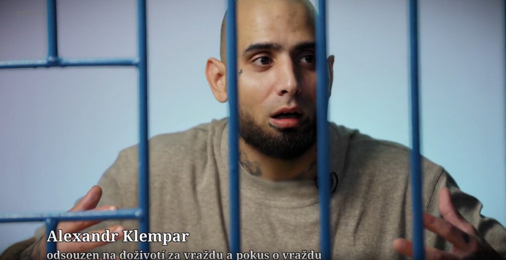 Ubodal matku svého syna, TV Prima, Streamovací platforma prima+, Za mřížemi