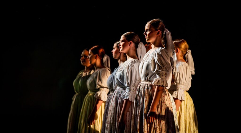 folklórní soubor Slovenska Šarišan, Divadlo Hybernia, Katarína Knechtová, divadlo, kultura, Praha