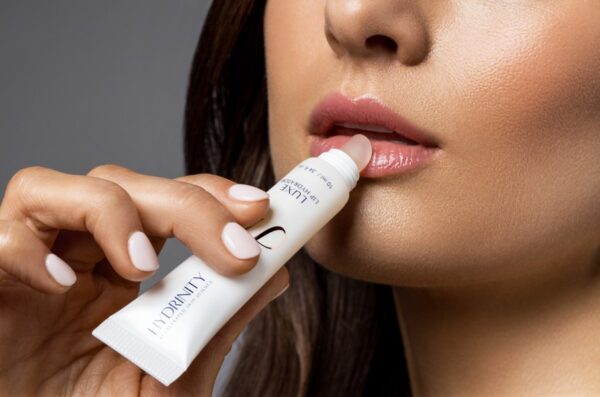 Hydrinity Luxe Lip Hydrator s kyselinou hyaluronovou, rty