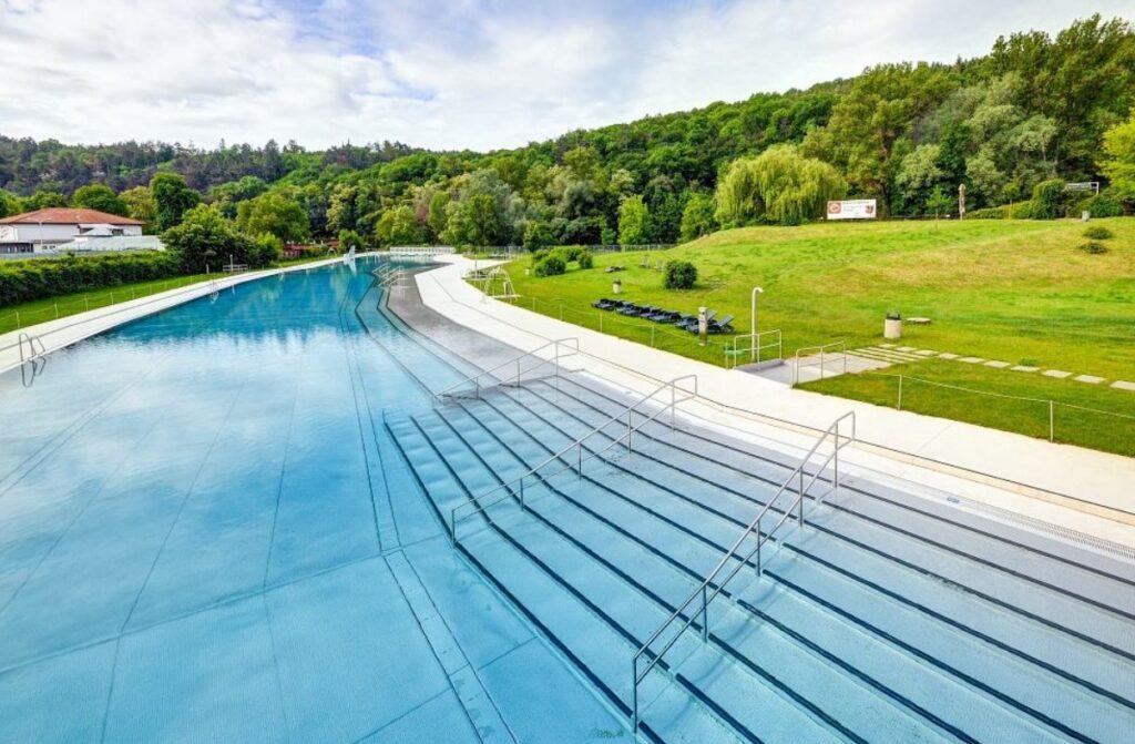 Amazing Places , koupaliště, Praha, tropy