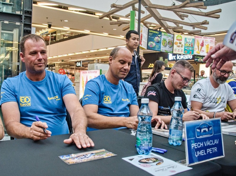 Rally Mladá Boleslav , Křeček-Krečman, Valoušek-Jirátko, Arazim-Gál, autogramiáda
