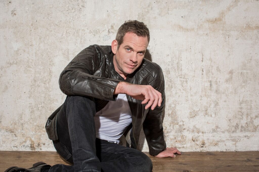 Šansoniér GAROU, GAROU, hudba, kultura, šansoniér