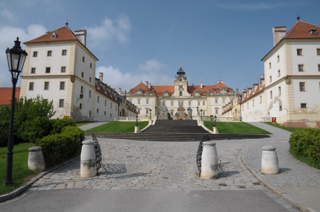 Valtice, Morava, víno, cestování,