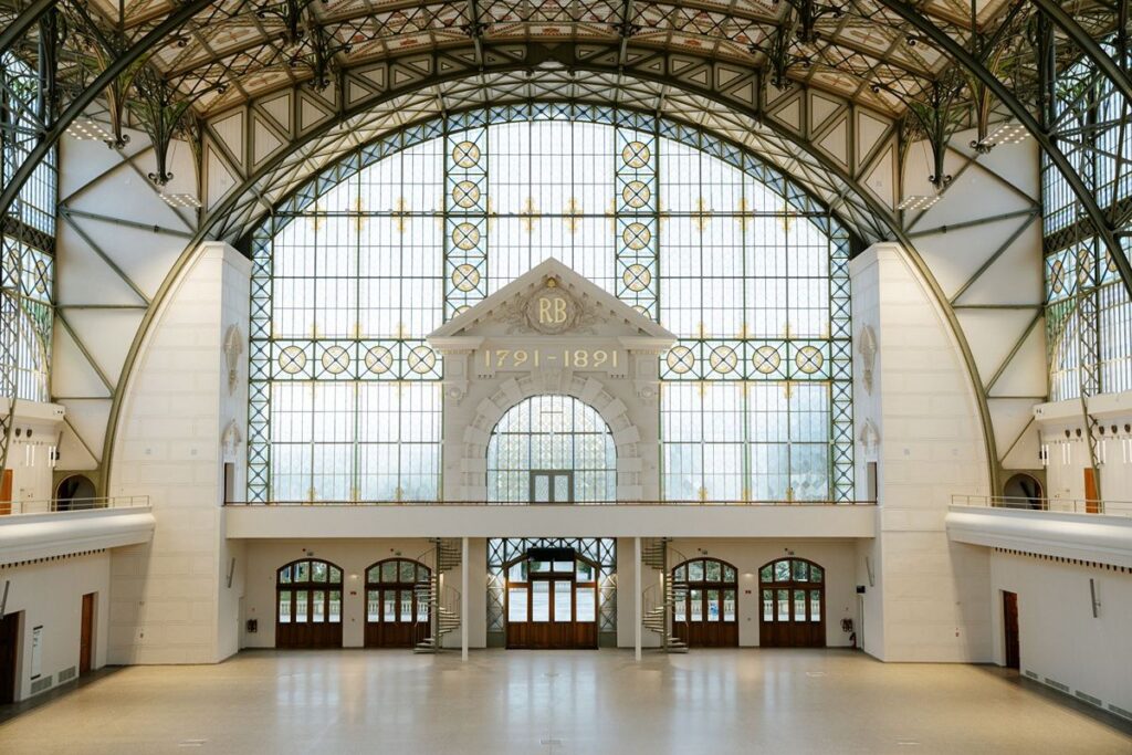 Dny otevřených dveří , Průmyslový palác