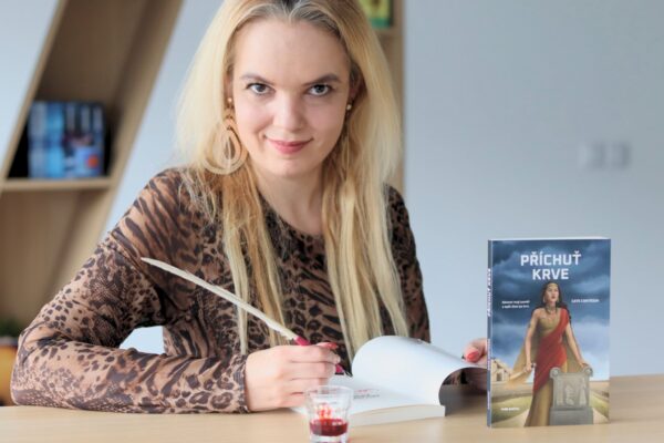 Příchuť krve, kultura, knížka, Cate Contessa